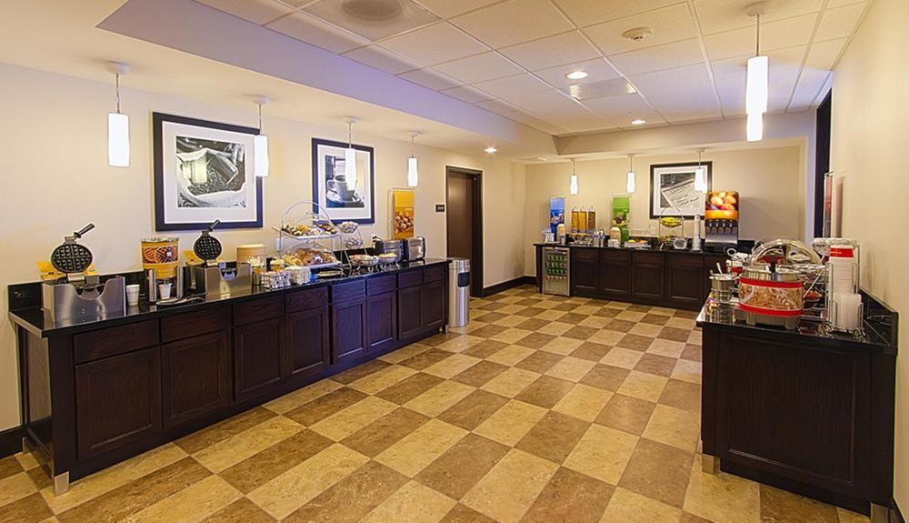 Hampton Inn Dekalb - Near The University Dış mekan fotoğraf
