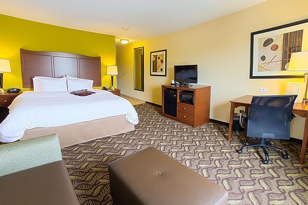 Hampton Inn Dekalb - Near The University Dış mekan fotoğraf