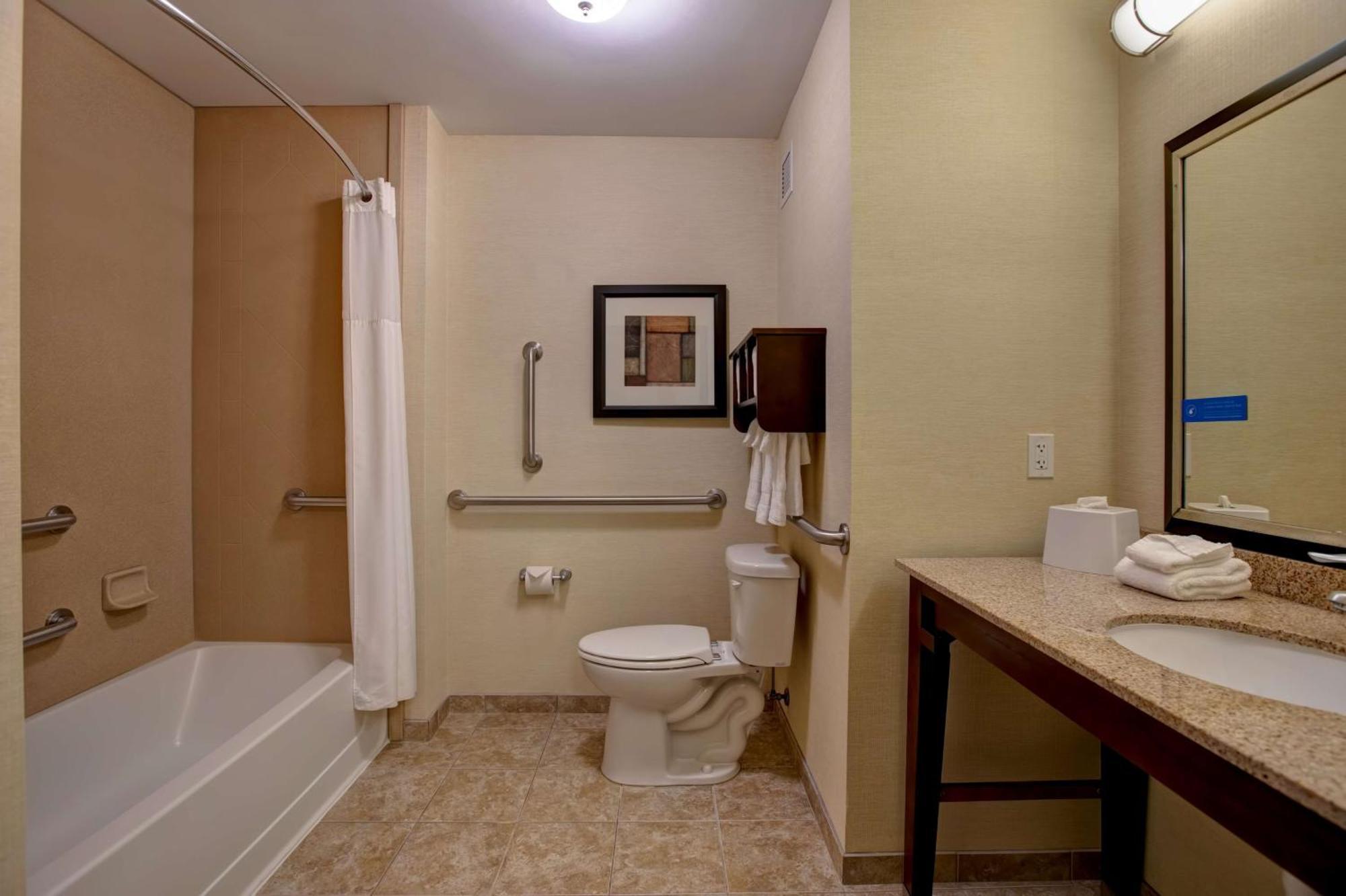 Hampton Inn Dekalb - Near The University Dış mekan fotoğraf
