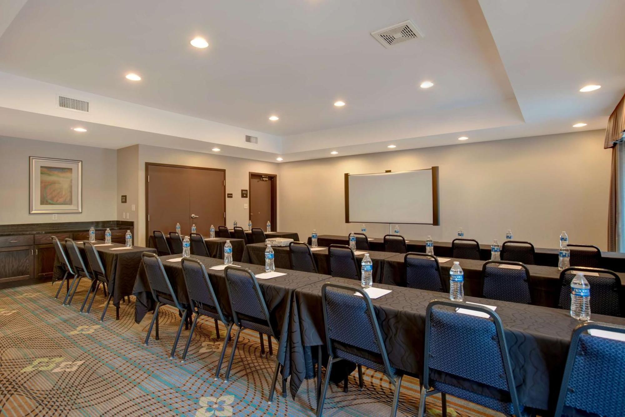 Hampton Inn Dekalb - Near The University Dış mekan fotoğraf