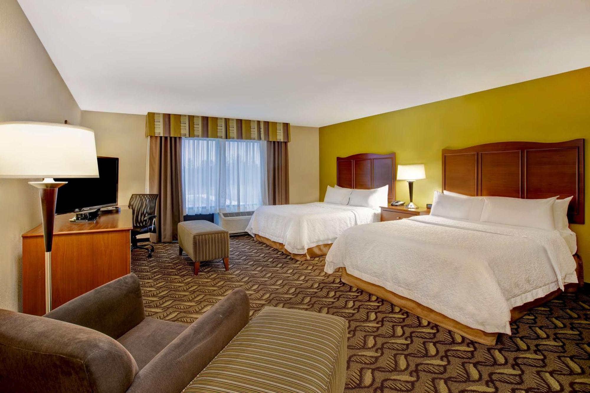 Hampton Inn Dekalb - Near The University Dış mekan fotoğraf