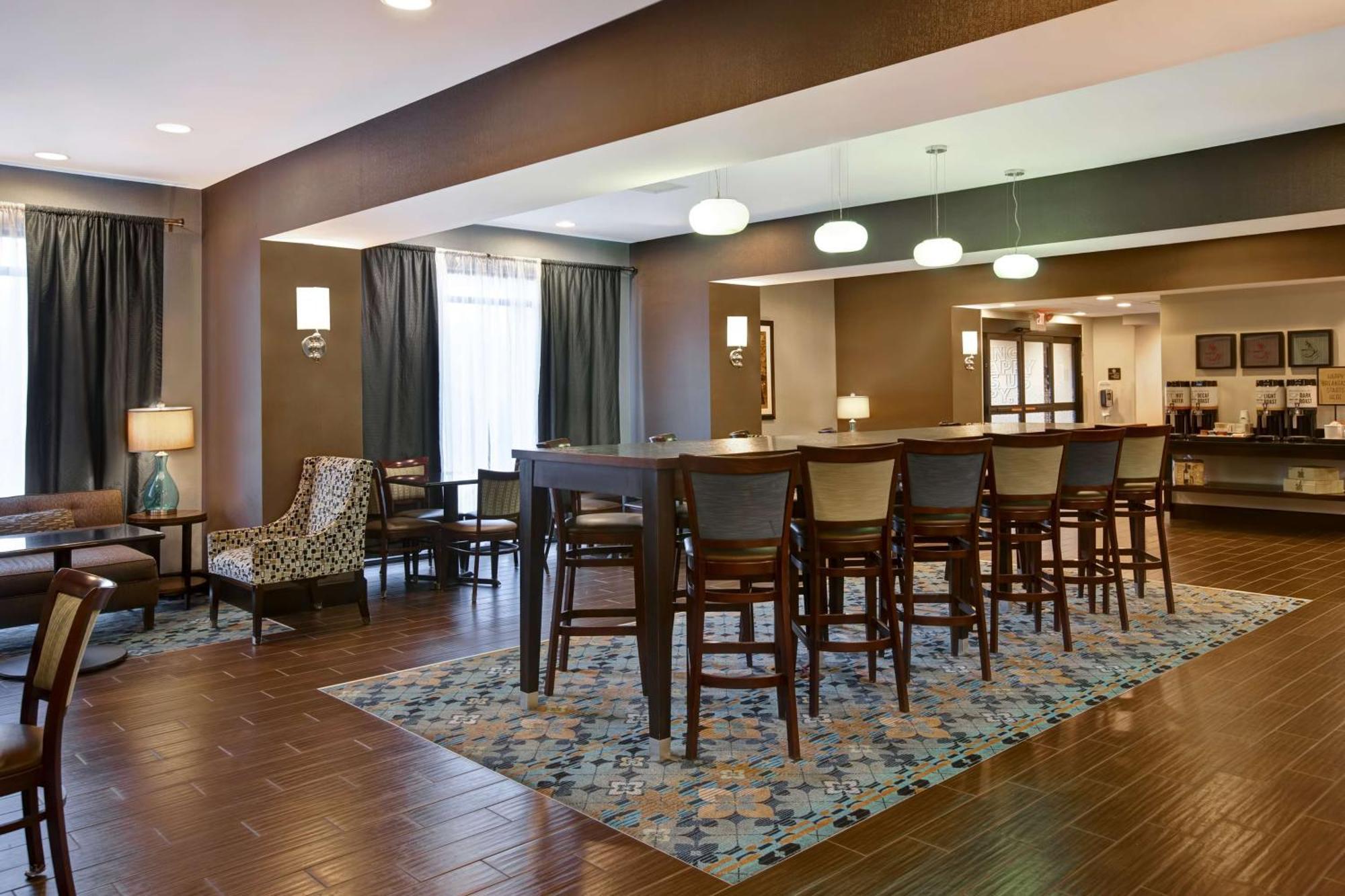 Hampton Inn Dekalb - Near The University Dış mekan fotoğraf