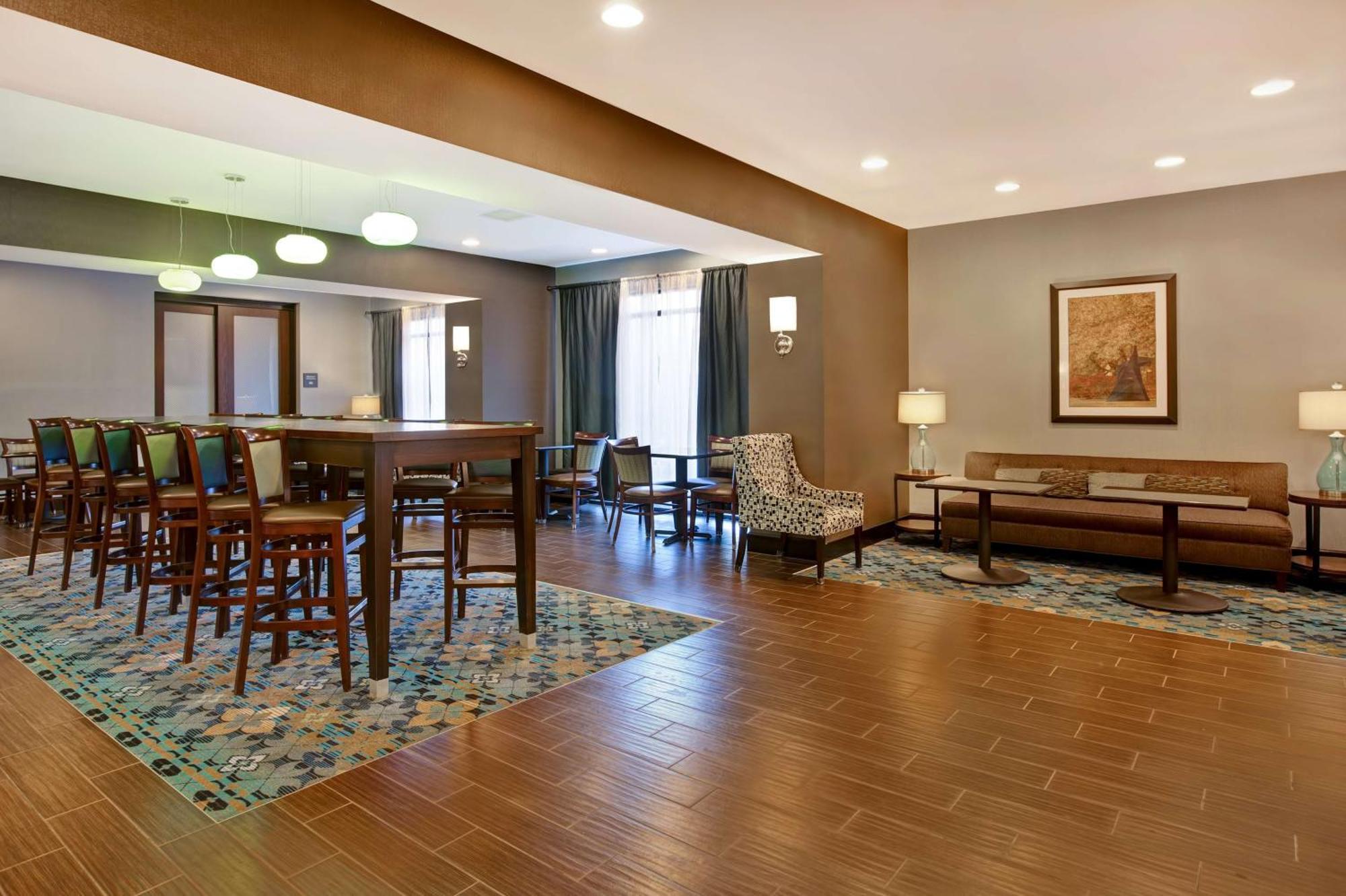 Hampton Inn Dekalb - Near The University Dış mekan fotoğraf