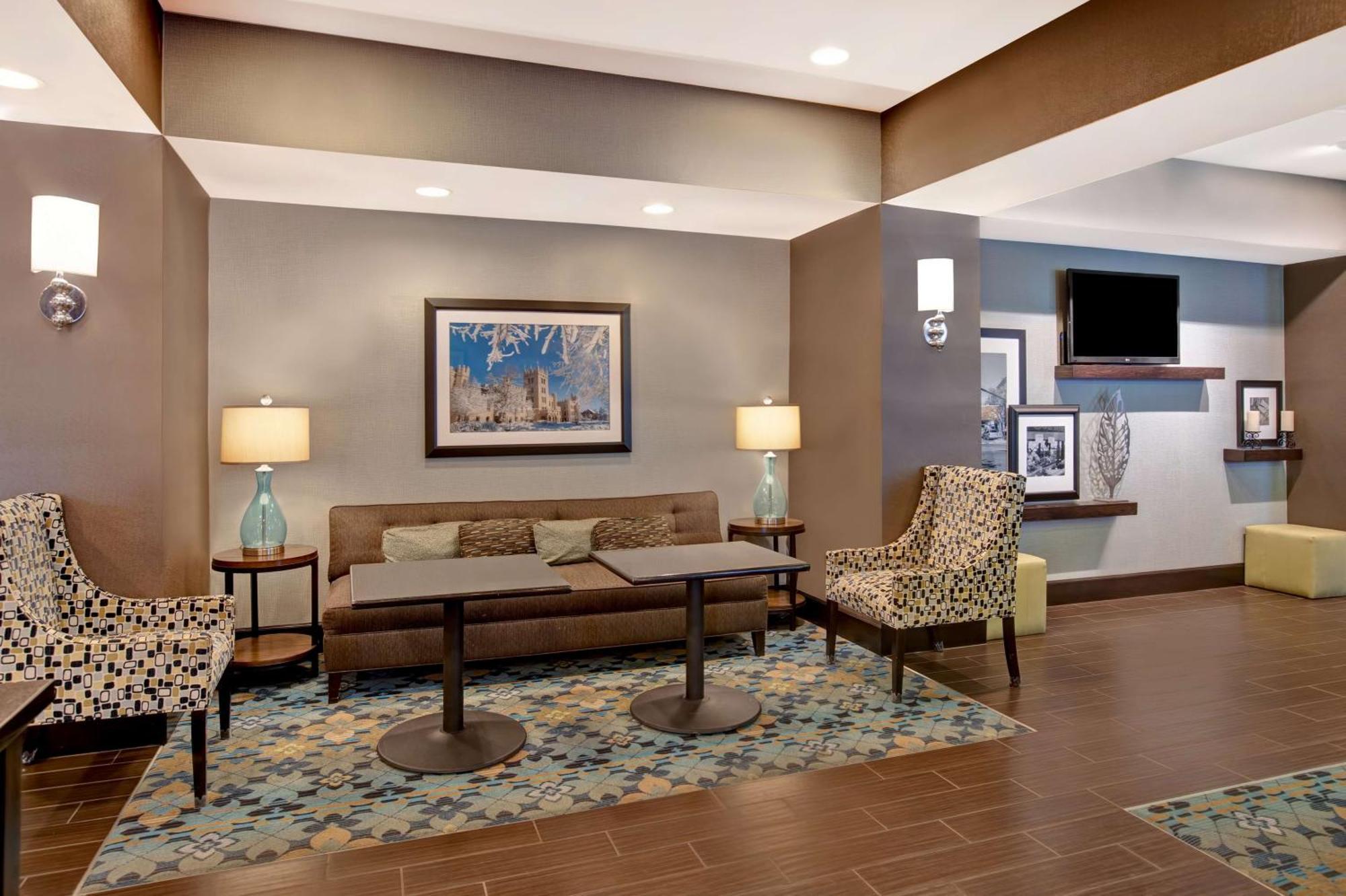 Hampton Inn Dekalb - Near The University Dış mekan fotoğraf