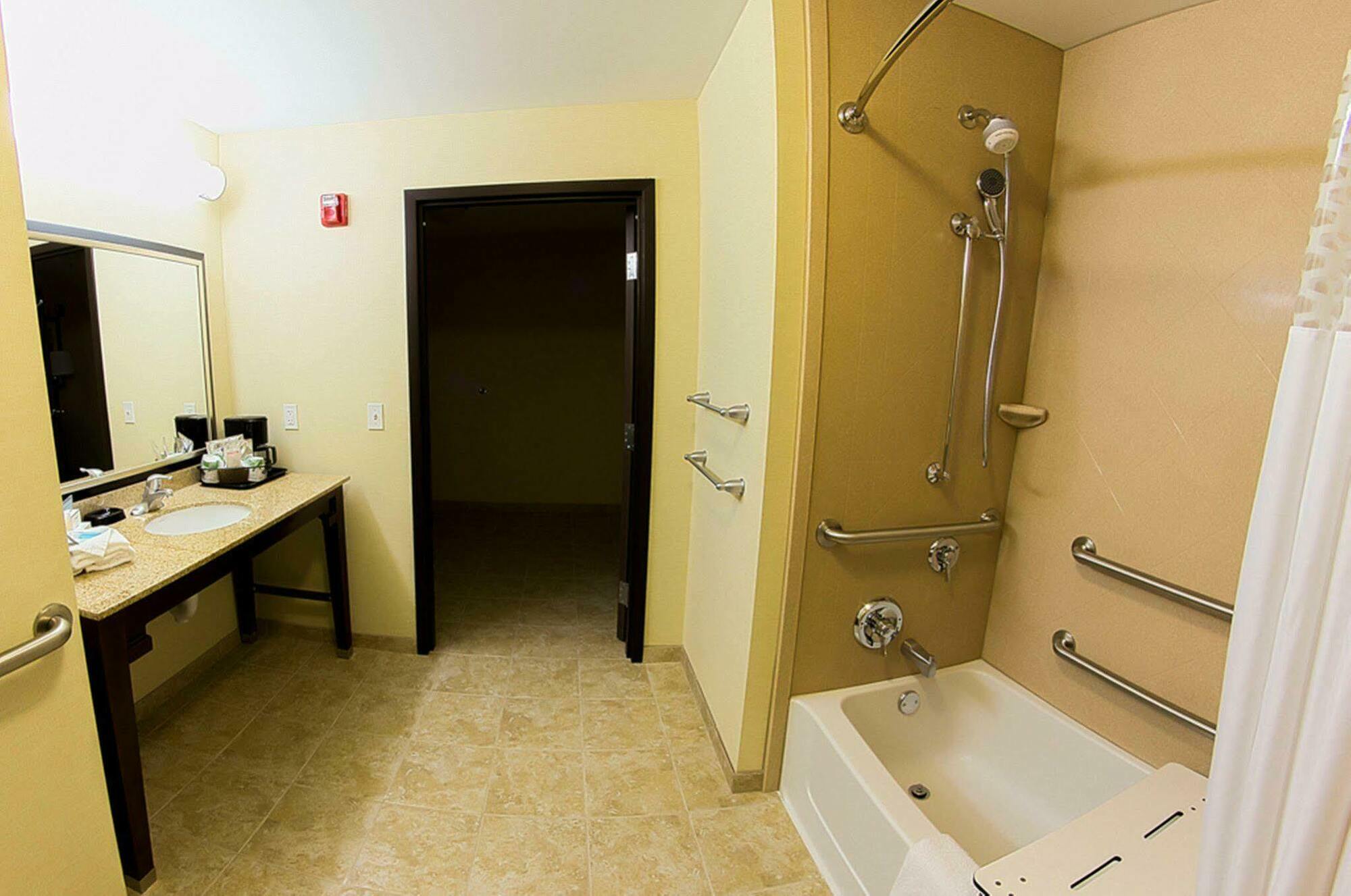 Hampton Inn Dekalb - Near The University Dış mekan fotoğraf