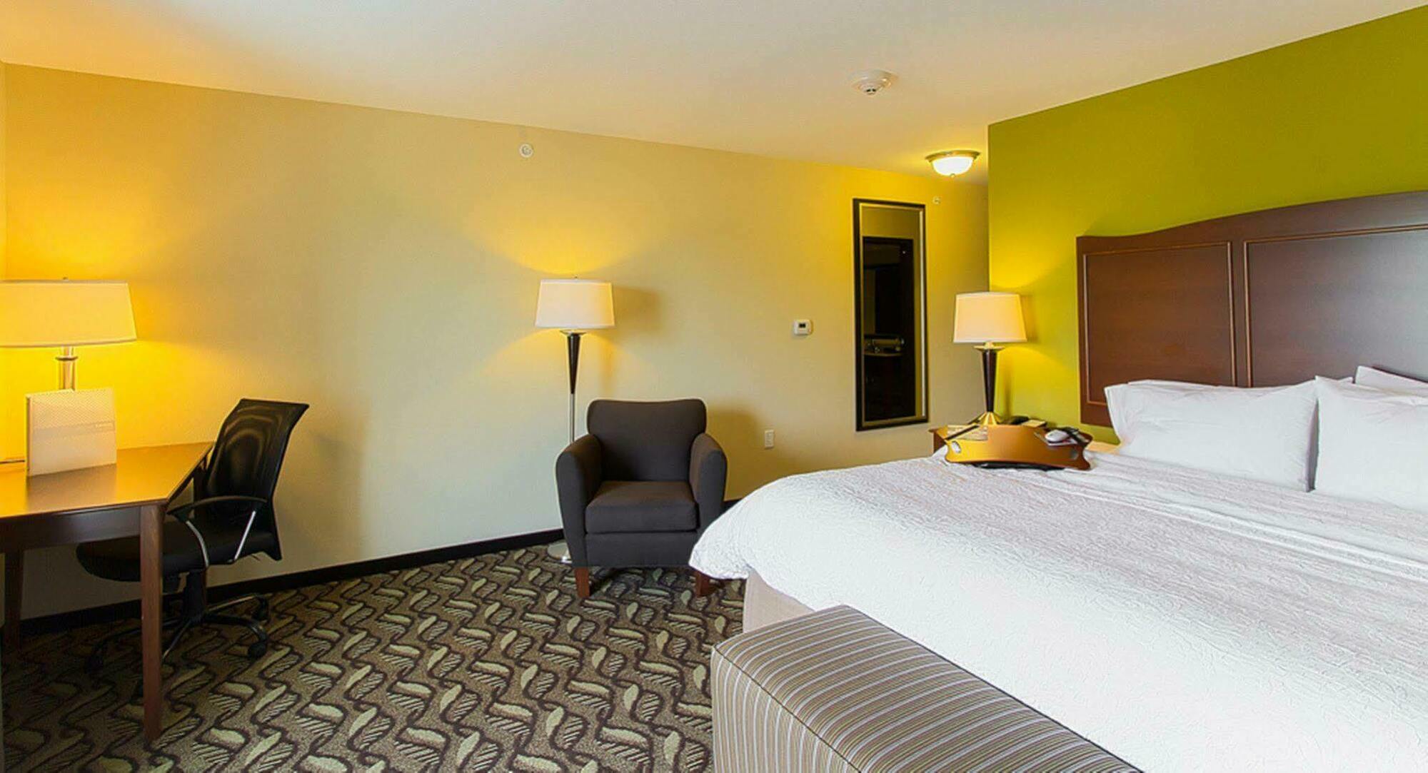 Hampton Inn Dekalb - Near The University Dış mekan fotoğraf